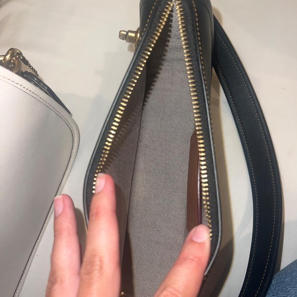 Coach Swinger Bag Designer Crossbody * newly cleaned @ Coach store * - Picture 9 of 9